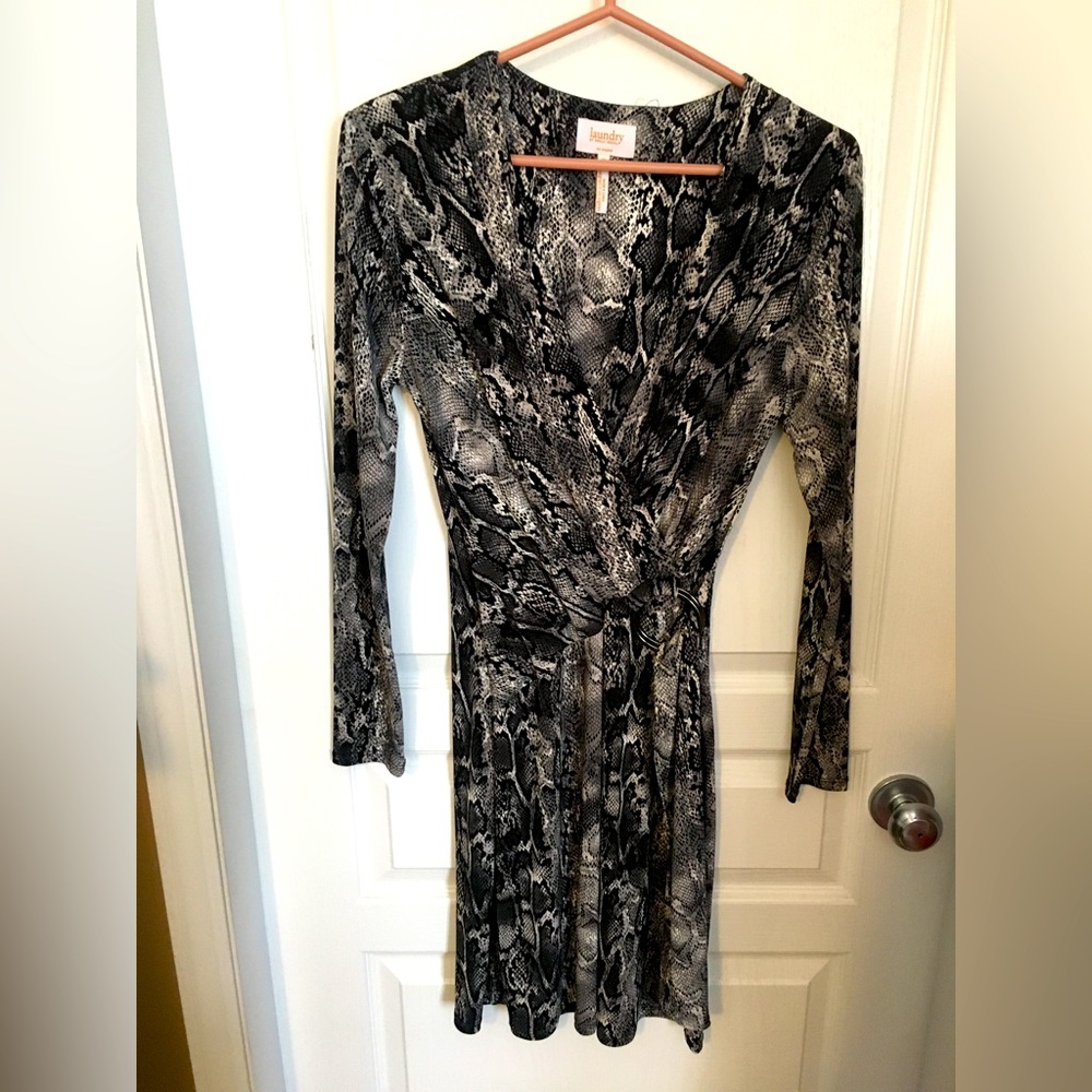 Laundry dress by Shelli Segal animal print above the knee.